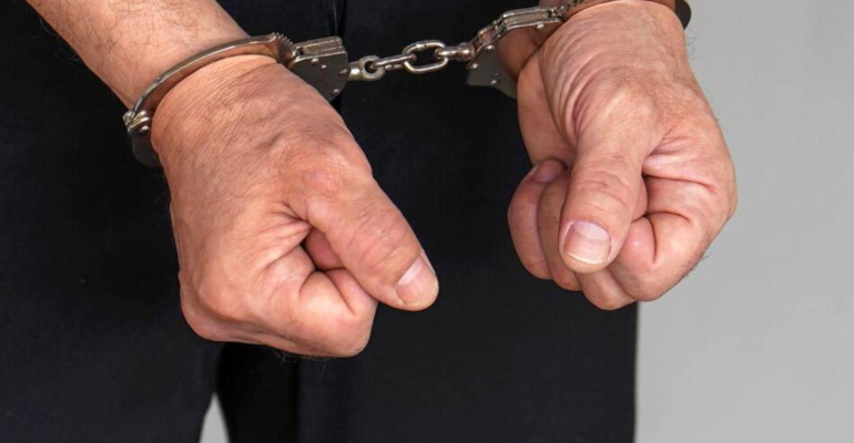 Medellín: condenan a 14 años de prisión a hombre que se hizo pasar como mujer para contactar por redes y luego violar a una menor de 14 años