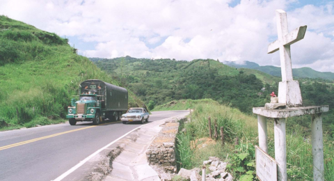 Explosión en la vía Panamericana en Cauca | Carro bomba dejó un muerto: la población vivió momentos de pánico; esto es lo que se sabe