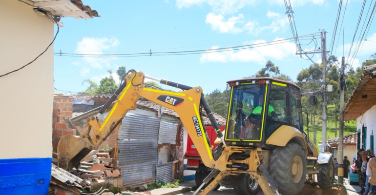 Antioquia | tres 'casas de vicio' fueron demolidas en Abejorral: ya van 36 en todo el departamento entre 2024 y 2025