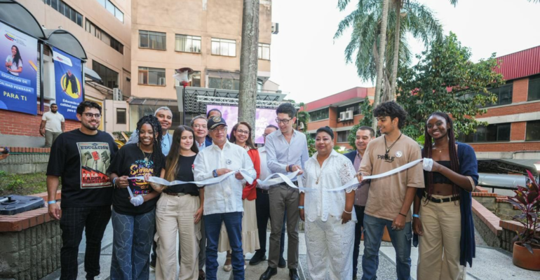 ¿Por qué la universidad gratuita que inauguró el presidente Gustavo Petro para la ladera de Cali generó polémica? Esto señalan defensores y opositores