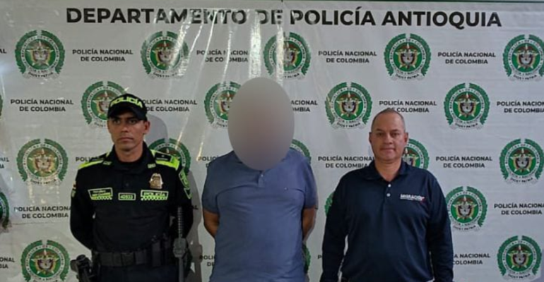 Antioquia: en el aeropuerto de Rionegro cayó un ciudadano caleño que tenía Circular Azul de Interpol y era buscado por extorsión