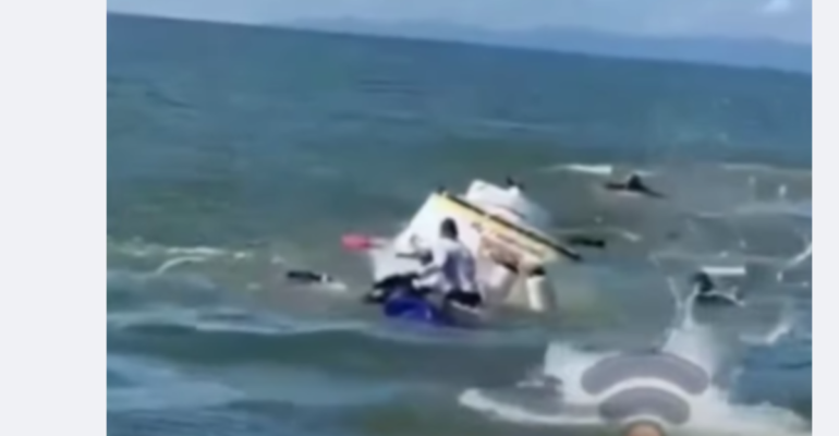 Tragedia en el golfo de Urabá: una embarcación naufragó con más de 50 personas a bordo: murieron una niña, de 4 años, y una mujer