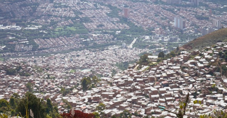 Hasta $ 20 millones para mejorar su casa: nuevo subsidio de Medellín llega a familias que ganan hasta 4 salarios mínimos y quieren dignificar su hogar