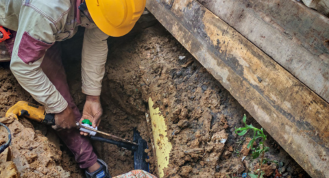 De la exclusión al grifo: Medellín avanza en equidad al garantizar agua potable a más de 12.700 hogares en territorios olvidados
