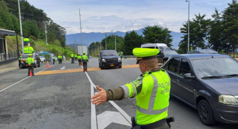 ¿Piensa viajar durante la temporada navideña y fin de año? Así están las vías de Antioquia para que programe su trayecto