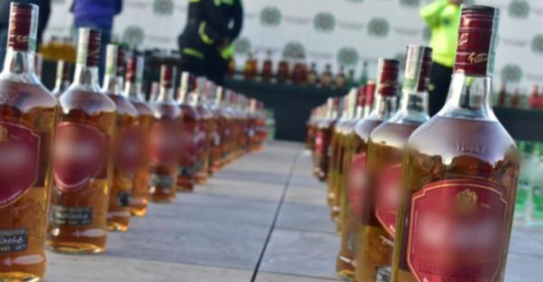 Alerta por licor adulterado en fin de año: Policía refuerza controles y lanza llamado urgente para evitar intoxicaciones y muertes
