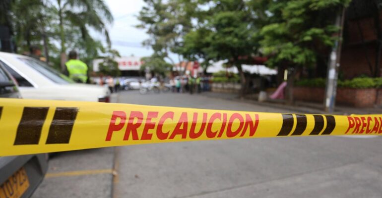 Sicariato frente a sede de Medicina Legal en Palmira, Valle del Cauca, dejó un muerto: víctimas fueron interceptadas en un vehículo; esto se sabe