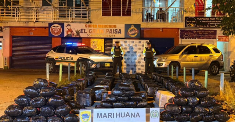 Decomisos de casi dos toneladas de drogas en Valle y Cauca: los estupefacientes eran transportados en carros particulares; un cargamento iba a Ecuador