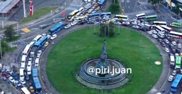 ¿Qué dijo la Alcaldía de Cali ante el impresionante trancón de la glorieta del Monumento a la Solidaridad que se viralizó en redes sociales?