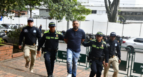 Mafioso italiano vinculado al 'clan del Golfo' y buscado internacionalmente por narcotráfico fue capturado en Medellín: viajaba a visitar a su novia