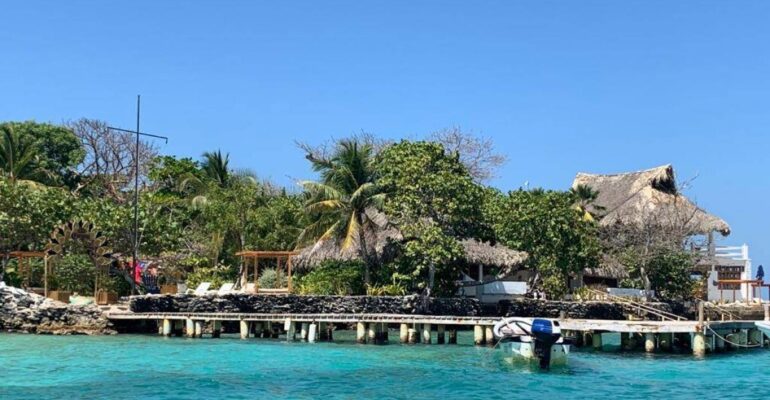 Turista italiano permanece en estado crítico tras accidente marítimo en Islas del Rosario: una lancha le pasó por encima