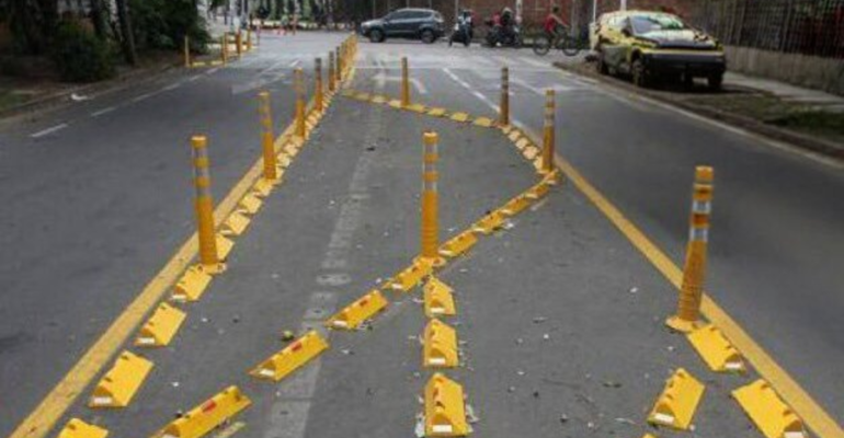 'He sido claro y contundente: se suspende instalación de taches'; alcalde de Cali explicó medida, tras polémica por elementos viales en gran trancón