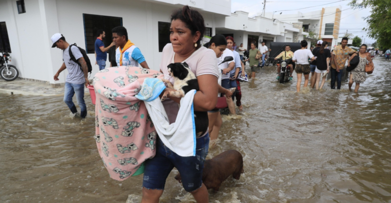 Ayudas humanitarias urgentes, claman las 69.000 familias damnificadas que deja paso de frente frío