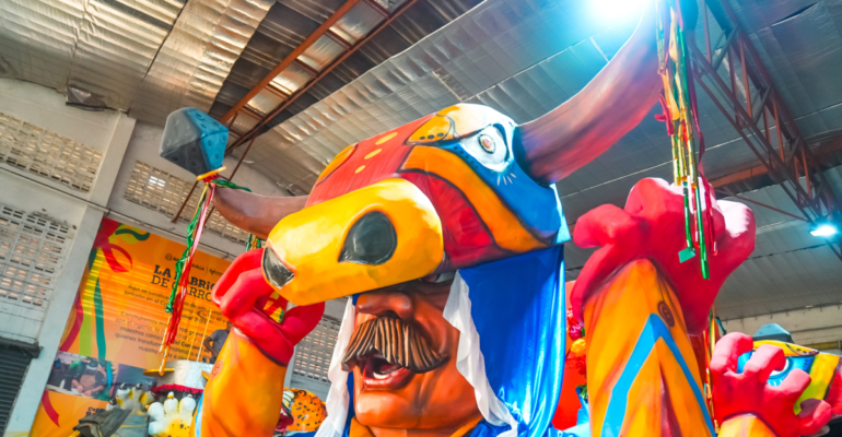 Carnaval de Barranquilla 2026: carrozas de más de 10 metros rodarán este sábado por la Vía 40 en la Batalla de Flores