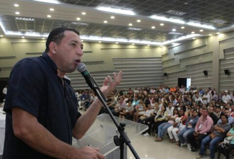 ¿Quién es Laureano Acuña, candidato señalado de no 'cumplir' presunto pago por compra de votos? Reclamo quedó grabado frente a su casa en Barranquilla