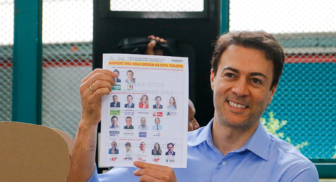 'Mafias y maquinarias han intentado sacarnos del camino': las palabras de Daniel Quintero, precandidato del Frente por la Vida, tras votar en Medellín
