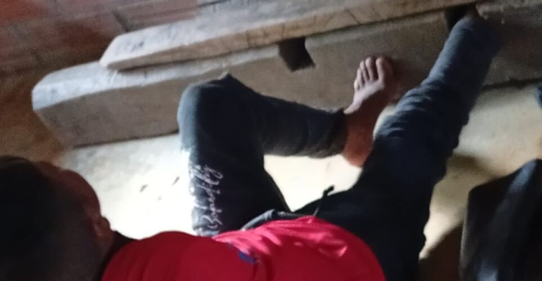 Levantan el cepo a un indígena que es padre de familia y a quien un resguardo de Antioquia le había impuesto el castigo por reabrir un salón de clases