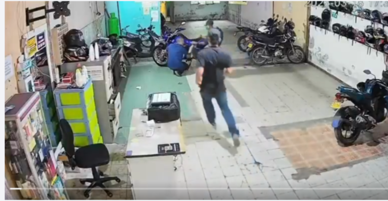 Videos | Comunidad iba a linchar a un presunto ladrón y en otro caso, vecinos evitaron que un hombre hurtara una iguana en el sur de Cali