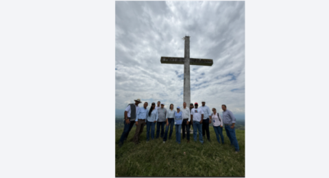 ¿Qué llegó de Tierra Santa para motivar más turismo al centro del Valle? El objeto será incorporado al Santuario de la Cruz del Picacho de Tuluá