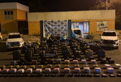 Les iban a pagar $ 10 millones por transportar 1,5 toneladas de drogas desde Cauca hasta Bogotá: así cayó el cargamento con dos detenidos