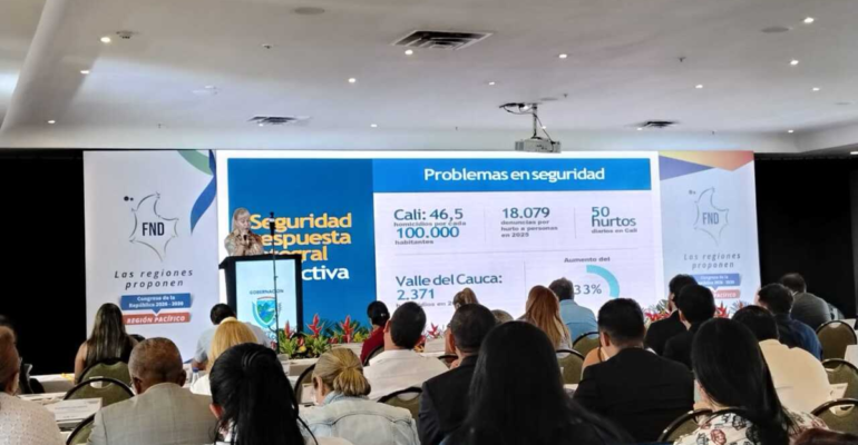 'En un mes, 28 ataques de los disidentes en Jamundí': seguridad, cobertura educativa, deserción y crisis de salud, prioridades del Valle