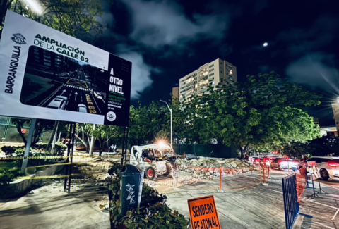 Día y noche avanza la ampliación de la calle 82 en el norte de Barranquilla: trabajos nocturnos buscan agilizar la entrega de la vía