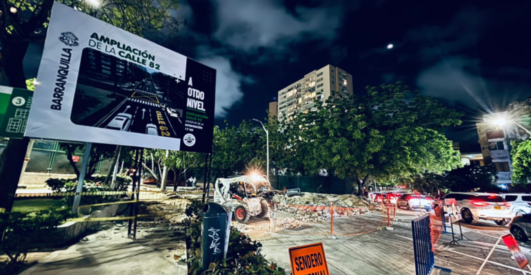 Día y noche avanza la ampliación de la calle 82 en el norte de Barranquilla: trabajos nocturnos buscan agilizar la entrega de la vía
