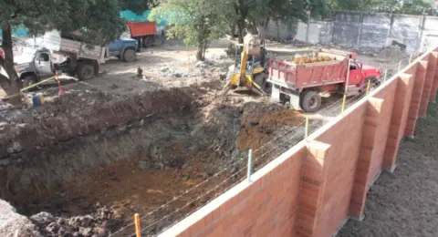 Video | Entre protocolos y responsabilidades: la ruta de la investigación tras el colapso de un muro en la sede educativa Pablo Neruda en Cali