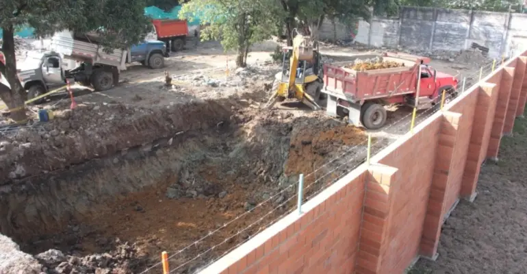 Video | Entre protocolos y responsabilidades: la ruta de la investigación tras el colapso de un muro en la sede educativa Pablo Neruda en Cali