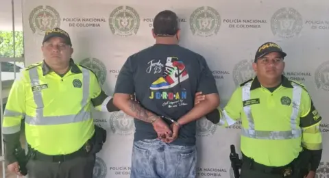 Capturan a conductor ebrio tras ocasionar un accidente en la vía Cartagena-Barranquilla: el hombre habría intentado sobornar a policías