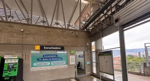 ¿Pasaje y terapia? El Metro de Medellín estrena más 'Escuchaderos', espacios especializados en salud mental en las estaciones del sistema