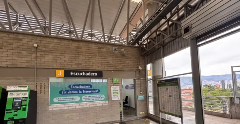 ¿Pasaje y terapia? El Metro de Medellín estrena más 'Escuchaderos', espacios especializados en salud mental en las estaciones del sistema