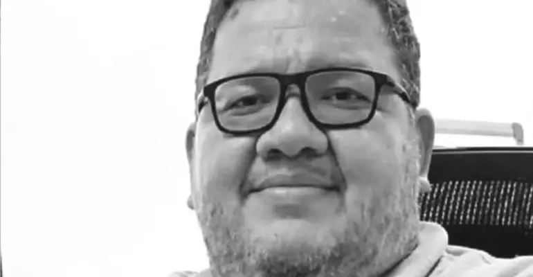 Cristian Herrera, reconocido periodista en Cúcuta, fue asesinado: lo mataron delante de su familia al llegar a casa