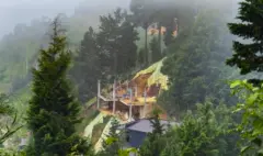 Frenan el urbanismo pirata en Medellín: van 35 obras suspendidas en el Cerro de las Tres Cruces