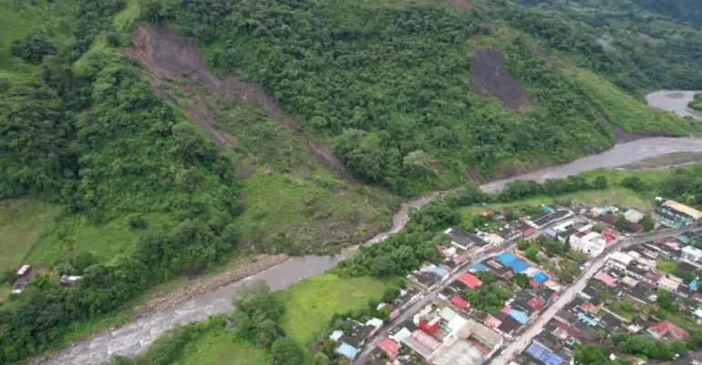 Deslizamiento en Boyacá amenaza con borrar del mapa el casco urbano de Pajarito: Aguazul y Maní (Casanare) también están en alerta