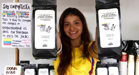 La historia de la deportista paisa que tuvo que vender café para poder representar a Colombia en la copa del mundo de hockey subacuático en Turquía