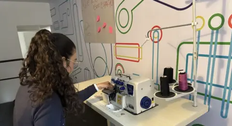 Así buscan enseñar a niños y jóvenes a convertir ideas en proyectos de negocio