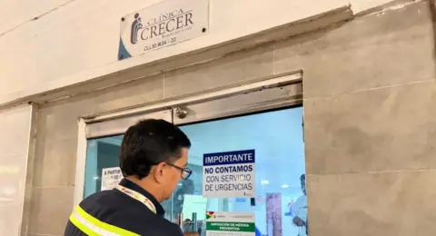 Sellan servicios de la Clínica Crecer tras parto de una mujer en la puerta del centro médico en Cartagena; DADIS detectó fallas de habilitación