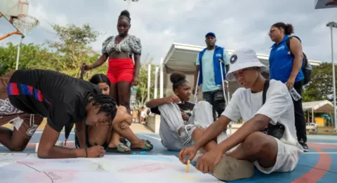 Guerra al 'güireo' y el 'chacaleo': el plan de Cali para arrebatarle 600 menores a las redes delictivas