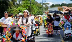El futuro de las flores: niños y jóvenes florecen en la edición XXVIII del Desfile de Silleteritos en Medellín