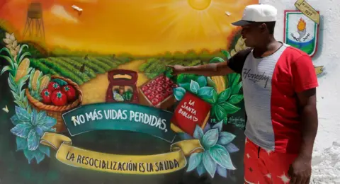 Los jóvenes de las pandillas que evitan enfrentarse entre sí para convertirse en emprendedores de paz en el Cauca