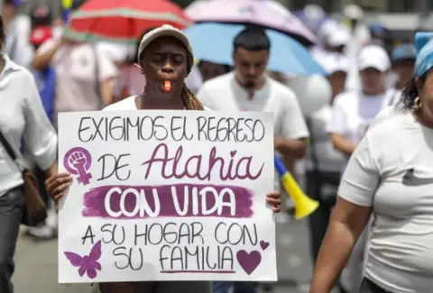 Familiares y amigos de María Camila Potosí marcharon en Cali exigiendo el regreso de la bebé de la joven de 20 años que fue hallada sin vida