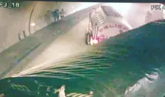 Se normaliza el paso vehicular en el túnel de la Vía al Llano tras choque entre vehículos de carga: así quedaron los camiones