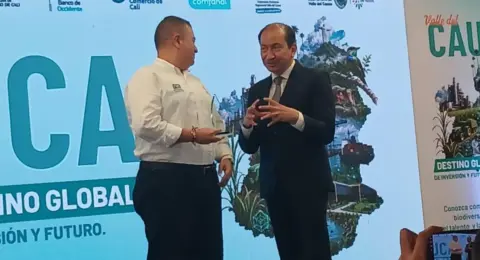 Líderes del Valle del Cauca reciben reconocimientos por su vocación social, su impulso al departamento y por el mérito y el valor empresarial
