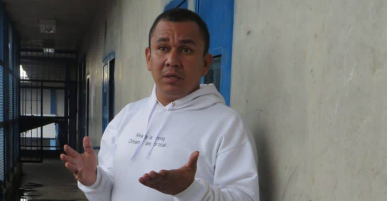 ‘Va para una cárcel de verdad’: presidente De La Espriella arremete contra alias Negro Ober, uno de los criminales en carpeta para prisión en altamar