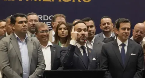 El blindaje en el aeropuerto del Valle y otros puntos por la posesión de Abelardo De la Espriella en Cali: tres pelotones en la terminal aérea