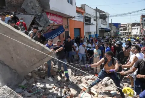 Colombia se moviliza por las víctimas del terremoto más devastador en 27 años