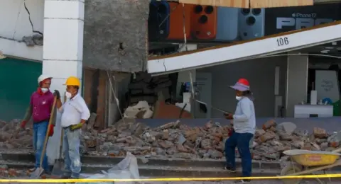 En Cali trabajan por salvar vidas y estructuras: así son las labores contrarreloj para preservar los edificios que resistieron al terremoto