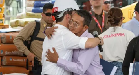 'A los albergues están llegando personas que no son damnificadas', sostiene Juan Manuel Muñoz, gerente para la reconstrucción del Valle