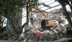 En imágenes | A doble turno y con maquinaria de 20 toneladas: el edificio María Mercedes abrió el plan de demolición de 11 inmuebles críticos en Cali